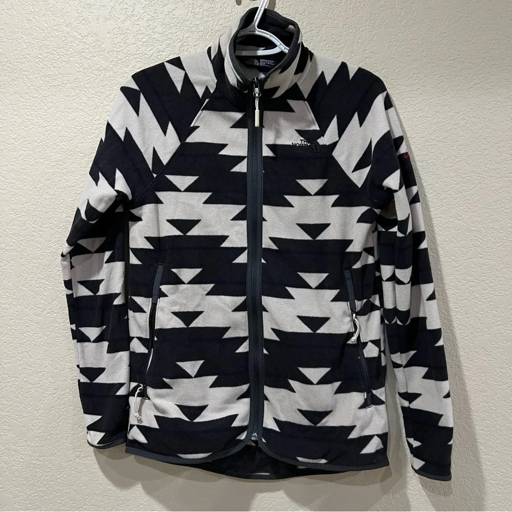 The North Face Women Size XS Zip Up Jacket Coat Polyester NF0A3G52 Aztec Outdoor